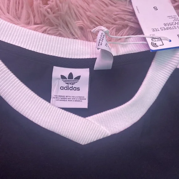 Adidas crop top - Picture 2 of 2
